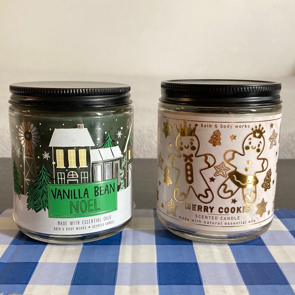 2 Christmas candles 🎄